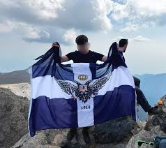 Η σημαία της Βορείου Ηπείρου στην κορυφή του Ολύμπου στα 2.918 μέτρα🇬🇷  Μπράβο στο παλικάρι!