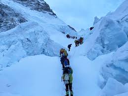 Everest ultimate edition is a complete pc diagnostics software utility that assists you while installing, optimizing or troubleshooting your computer by providing all the pc diagnostic information you can. Everest The Final Massive Summit Push Begins Explorersweb