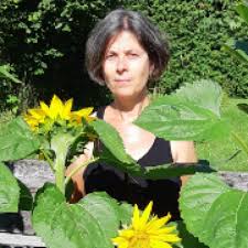 The influence of low and high carbohydrate diets on the relationship between blood lactate concentration (lac) and work load (wl) in incremental exercise tests (cycle ergometer) and endurance tests was evaluated in trained subjects. Simone Maassen Trainer Seite