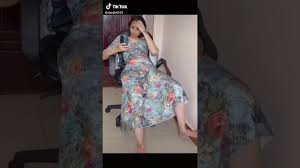 بدأت الجهات الأمنية بمصر فحص مقاطع فيديو منار أسامة الفتاة الشهيرة بـ« كائن الهوهوز» على مواقع التواصل الاجتماعي، حيث وصلت عدة شكاوى حول المحتوى الخادش الذي تقدمه. ÙƒÙ„ ÙÙŠØ¯ÙŠÙˆÙ‡Ø§Øª ÙƒØ§Ø¦Ù† Ø§Ù„Ù‡ÙˆÙ‡ÙˆØ² Ø­ÙƒØ§ÙŠØ© Ø¬Ø¯ÙŠØ¯Ø© ØªØ«ÙŠØ± Ø§Ù„Ù…ØªØ§Ø¨Ø¹ÙŠÙ† Ùˆ ØªÙ‡ÙŠÙ† Ø§Ù„Ø­Ø¬Ø§Ø¨ Ù…Ø­ØªÙˆÙ‰ Ø¨Ù„Ø³
