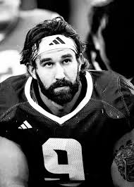 Avery “AJ” Knight (@Avery_Knight5)