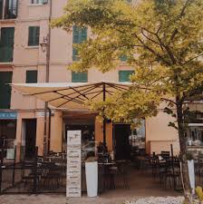 BB CLUB CAFE & COCKTAIL BAR