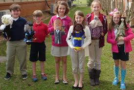 Lucedale Intermediate School students learn about planet, chess, famous  people