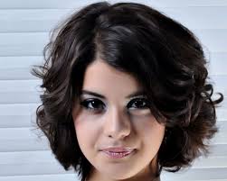 Got wavy and thick hair texture? Short Hairstyles For Thick Wavy Hair Female Folade