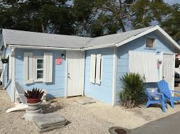 Δείτε 132 αντικειμενικές κριτικές για tiki hut, με βαθμολογία 3,5 στα 5 στο tripadvisor και ταξινόμηση #57 από 84 εστιατόρια σε seneca. Tiki Hut With Live Music On The Weekends And Drinks At The Cash Bar Picture Of Tropical Cottages Marathon Tripadvisor