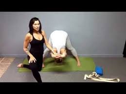 Top 5 Yoga Poses To Increase Flexibility Of The Shoulder In All Directions Gwen Lawrence Youtube Deltoid Stretch Yoga Postures Yoga For You