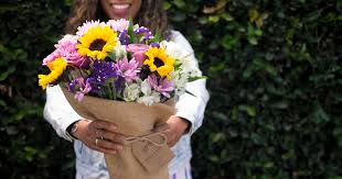 Contemporary floral arrangements, with strong clean lines and a more natural style, are great for guys. Best 40th Birthday Gifts For Any Loved One Bouqs Blog