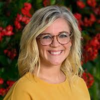 Lacey Gross's Instagram, Twitter & Facebook