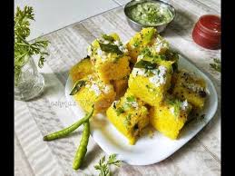 Dhokla Is An Iconic Gujarati Dish That Is Super Soft And Delicious Dhokla Coriander Chutney Food Reader S Recipe In 2020 Easy Samosa Recipes Dhokla Samosa Recipe