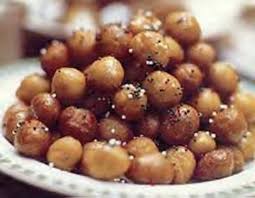 Saute the garlic and onions in 2 tablespoons butter and the olive oil in a saucepan over medium heat until soft. Struffoli Pignolata Auch Honigballchen Genannt Tag Rezepte