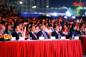 Thủ tướng tại triển lãm thành tựu đất nước