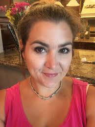 Lindsay here! 🙋🏻‍♀️ Are you ready to look and feel your most confident  this Summer? ☀️ Whether you're hanging by the pool, or soaking up the sun  at the beach; the lash