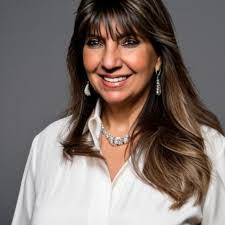 Lori Barnard's Instagram, Twitter & Facebook