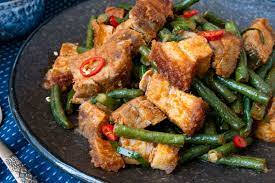 Thai Spicy Stir Fried Crispy Pork Belly With Beans Asian Inspirations Recipe Crispy Pork Belly Pork Belly Fried Pork Belly