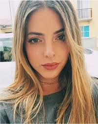 Nina Queen's Instagram, Twitter & Facebook