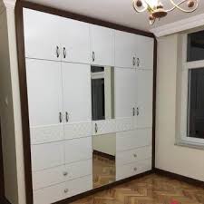 On Kapili Ve Cekmeceli Dolaplar Dolaplar Tasarim Yatak Odasi