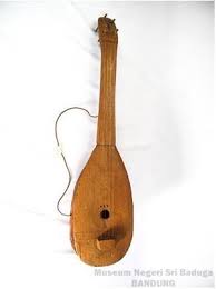 Karena maluku masih mempunyai keunikan yang belum kita ketahui. 10 Alat Musik Tradisional Maluku Lengkap