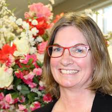 Stephanie Cronin's Instagram, Twitter & Facebook