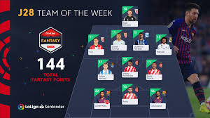 Dünya futbolunun en hızlı savunma oyuncularından biri olan varane, puma'nın en hafif ve hızlı ayakkabısı olan puma ultra ile yeteneklerini sergileyecek. Laliga Fantasy Marca Matchday 28 Best Xi Laliga