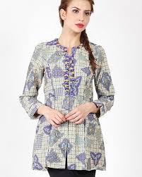 Nah, model baju batik terbaru ini cocok dipakai saat datang ke undangan pesta. Model Atasan Batik Kantoran Terbaru Grosir Batik Solo Terkini