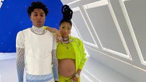 The rapstress surprised her fans when she announced that she was pregnant, on instagram. Mama Nicki Minaj Hat Noch Keine Babysitterin Fur Ihren Sohn Promiflash De