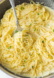 This Creamy Garlic Parmesan Pasta Is Quick And Easy It Takes Just 20 Minutes And One Pot Your Fam Pasta Side Dishes Garlic Parmesan Pasta Garlic Pasta Recipe