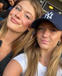 Nicole and Julia Booker : r/PrettyGirls