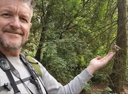 The magic of stillness ✨️ It's not easy, and far be it from me as an  outdoorsy type to say it is, but finding time to be still within our  natural environment