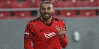 Dakikadasında gelişen atakta ceza sahası içerisinde. Cenk Tosun Haberleri
