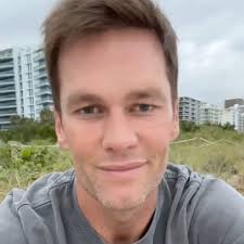 Troy Aikman continues year of the roast by crapping