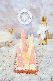 Buche Croustillante Aux Biscuits Rose De Reims A La Vanille Noix De Coco Biscuit Rose De Reims Biscuits Roses Noix De Coco