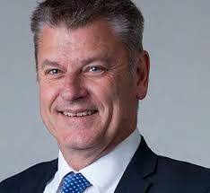 Brett Cribb's Instagram, Twitter & Facebook