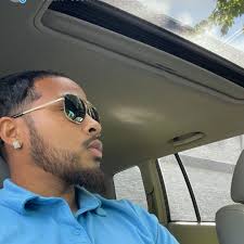 Stephen Sommers wanted Kate Beckinsale for the role of Anna, but feared it  was too similar in tone to the vampire/werewolf film Underworld and he  didn't ask her 😲. Eventually, her agent