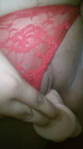 La rajadita de mi esposa. Se mete un consolador - Fotos Caseras X