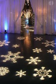 20 Amazing Winter Wedding Ideas Society19 Uk Winter Wonderland Wedding Theme Winter Wonderland Wedding Decorations Wonderland Wedding Theme
