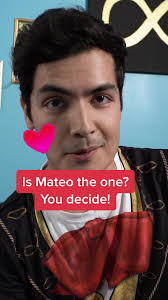 Can #Mateo 🎶 give @leli_hernandez the life she wants? 🤩🏨💰💸 and win  #laTia ‘s ❤️? Vote! #TresBombones #Chispaapp