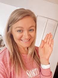 Adrienne Colvin's Instagram, Twitter & Facebook