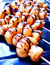 Ce Soir Chouquettes En Brochette Et Creme Caramel Fleur De Sel Au Chocolat Noir Food Bakery Desserts