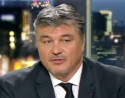 Le double champion du judo et ancien ministre des sports david douillet s'est marié pour la troisième fois samedi. David Douillet Hospitalise D Urgence France Dimanche