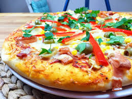 But compared to dominos pizza restaurant and papa john's pizza, pizza hut's toppings selection is on the limited side. Video Und Rezept Pizza Wie Bei Pizza Hut Ein Club Of Cooks Recipe Pizza Recipes Homemade Pizza Hut Recipes