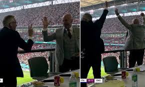 After retiring, he became a sports broadcaster and has worked for the bbc, al jazeera sports and eredivisie live. Euro 2020 Gary Lineker And Fellow Bbc Pundits Go Wild After Luke Shaw S Opener In Final Vs Italy Daily Mail Online