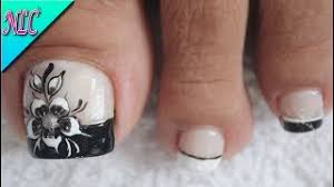 Los colores neon también van muy bien en nuestros pies, un color excelente para lucir en el verano, acompañado de unas sandalias perfectas para dejar lucir nuestras. Diseno Para Jeans Decoracion De Unas Para Pies Facil Design For Jeans Foot Nail Art