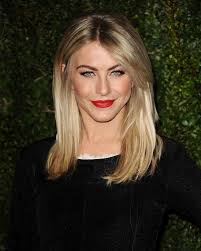 Frisuren Halblang 2015 Fur Damen 25 Der Trendigsten Stylings Lange Haare Schrager Pony Halblange Haare Halblanges Haar Gestuft