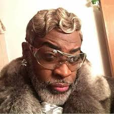 I know his lying face”