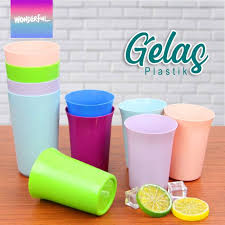 Dilengkapi gagang yang menawan menambah kesan mewah dan mahal. Gelas Plastik Gelas Cantik Unik Murah Meriah Gelas Souvenir Gelas Kopi Shopee Indonesia