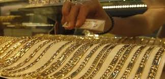 Gold Hits Over 2 Week High On Global Cues Jewellers Buying Check More At Http Www Wikinewsindia Com English News Nd Gold Price Gold Jewelry Today Gold Price