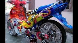 Kumpulan galeri gambar modifikasi motor fiz r dengan konsep balap road race hingga drag yang bisa kalian jadikan referensi sebelum memulai modifikasi. Motor Trend Modifikasi Video Modifikasi Motor Honda Karisma Airbrush Velg Racing Terbaru Youtube