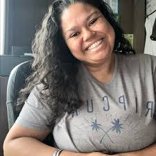 Stephanie Teets's Instagram, Twitter & Facebook