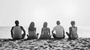 5 Types Of People Strong Women Keep In Their Life Beach Photos Friends Beach Photos Beach Pictures Friends