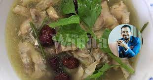Potong dan biar di tepi (rendamkan dalam air dengan sedikit cuka untuk elak ia berubah. Sup Ayam Kurma Merah Goji Berries Hilangkan Penat Kembalikan Tenaga Mingguan Wanita